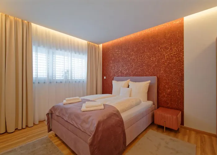 Villa Holiday Hevlin Villa *